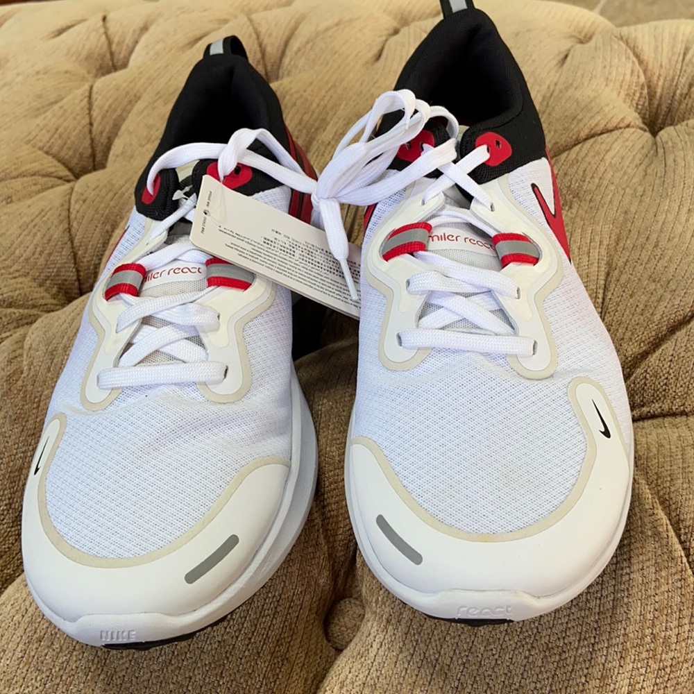 Nike react miler running sneakers